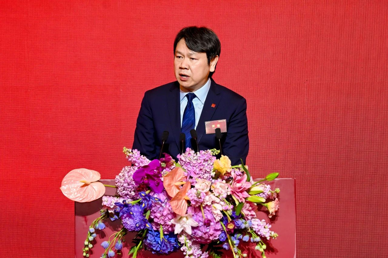 6D3B7293DAAD24616128BF7DDFA_EEE31A63_42CE9